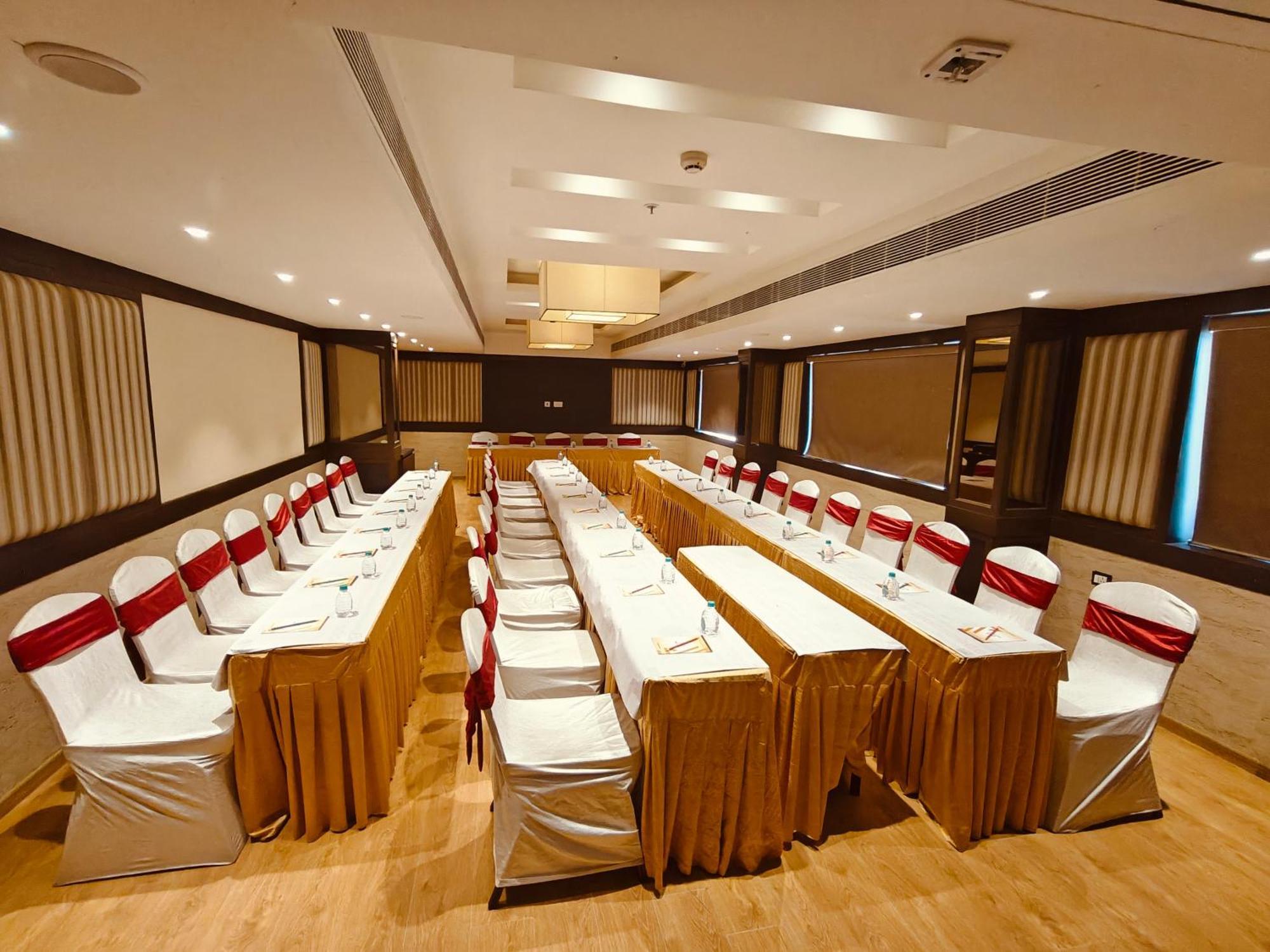 Mm Legacy - A Bergamont Hotel, Канчипурам Екстериор снимка